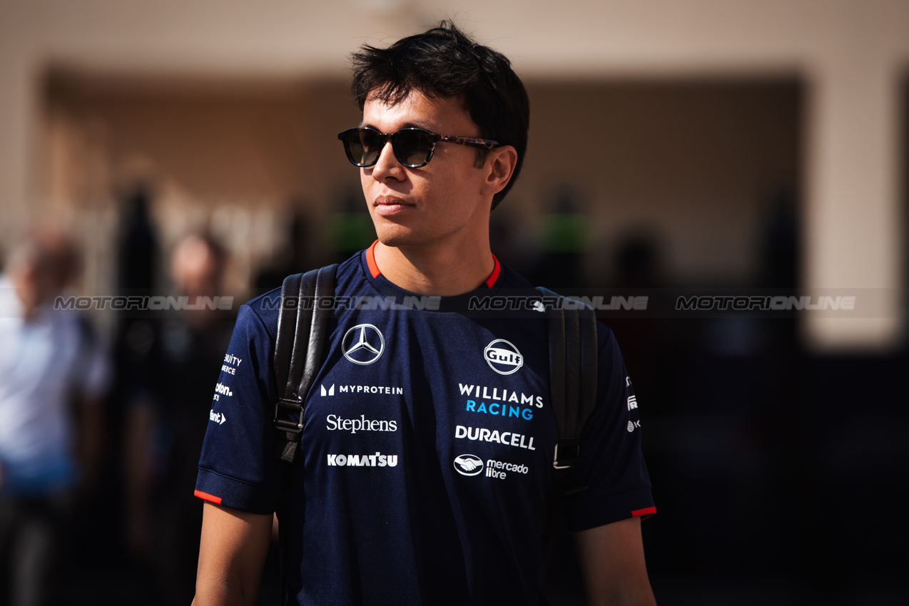 GP ABU DHABI, Alexander Albon (THA) Williams Racing.

05.12.2024. Formula 1 World Championship, Rd 24, Abu Dhabi Grand Prix, Yas Marina Circuit, Abu Dhabi, Preparation Day.

- www.xpbimages.com, EMail: requests@xpbimages.com © Copyright: Bearne / XPB Images