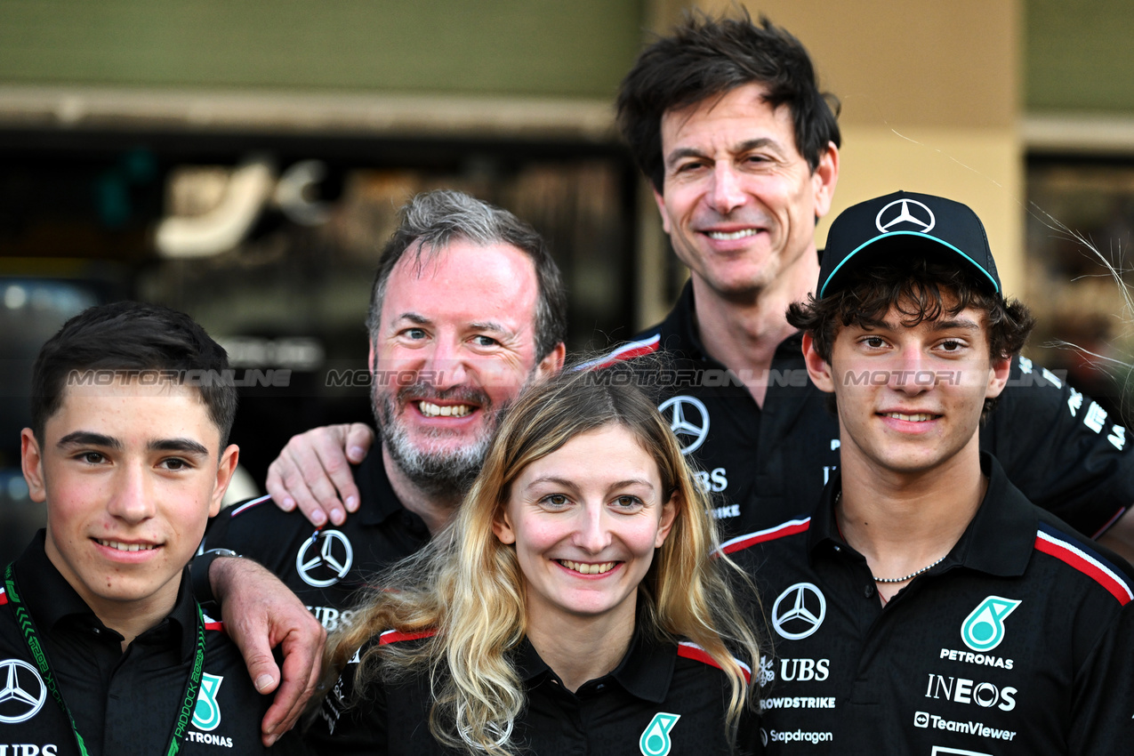 GP ABU DHABI, Doriane Pin (FRA) Prema Racing with Andrea Kimi Antonelli (ITA) Mercedes AMG F1 Junior Driver at a team photograph.

05.12.2024. Formula 1 World Championship, Rd 24, Abu Dhabi Grand Prix, Yas Marina Circuit, Abu Dhabi, Preparation Day.

- www.xpbimages.com, EMail: requests@xpbimages.com © Copyright: Price / XPB Images