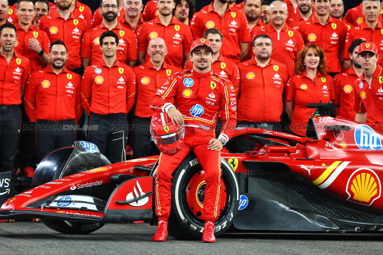 GP ABU DHABI, Charles Leclerc (MON) Ferrari at a team photograph.

05.12.2024. Formula 1 World Championship, Rd 24, Abu Dhabi Grand Prix, Yas Marina Circuit, Abu Dhabi, Preparation Day.

- www.xpbimages.com, EMail: requests@xpbimages.com © Copyright: Batchelor / XPB Images