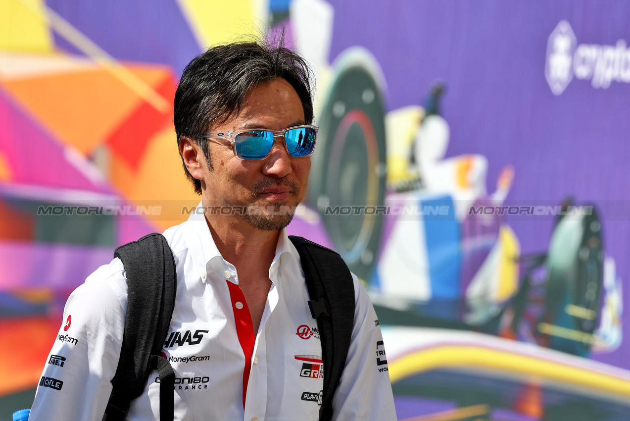 GP ABU DHABI, Ayao Komatsu (JPN) Haas F1 Team Principal.

05.12.2024. Formula 1 World Championship, Rd 24, Abu Dhabi Grand Prix, Yas Marina Circuit, Abu Dhabi, Preparation Day.

- www.xpbimages.com, EMail: requests@xpbimages.com © Copyright: Moy / XPB Images