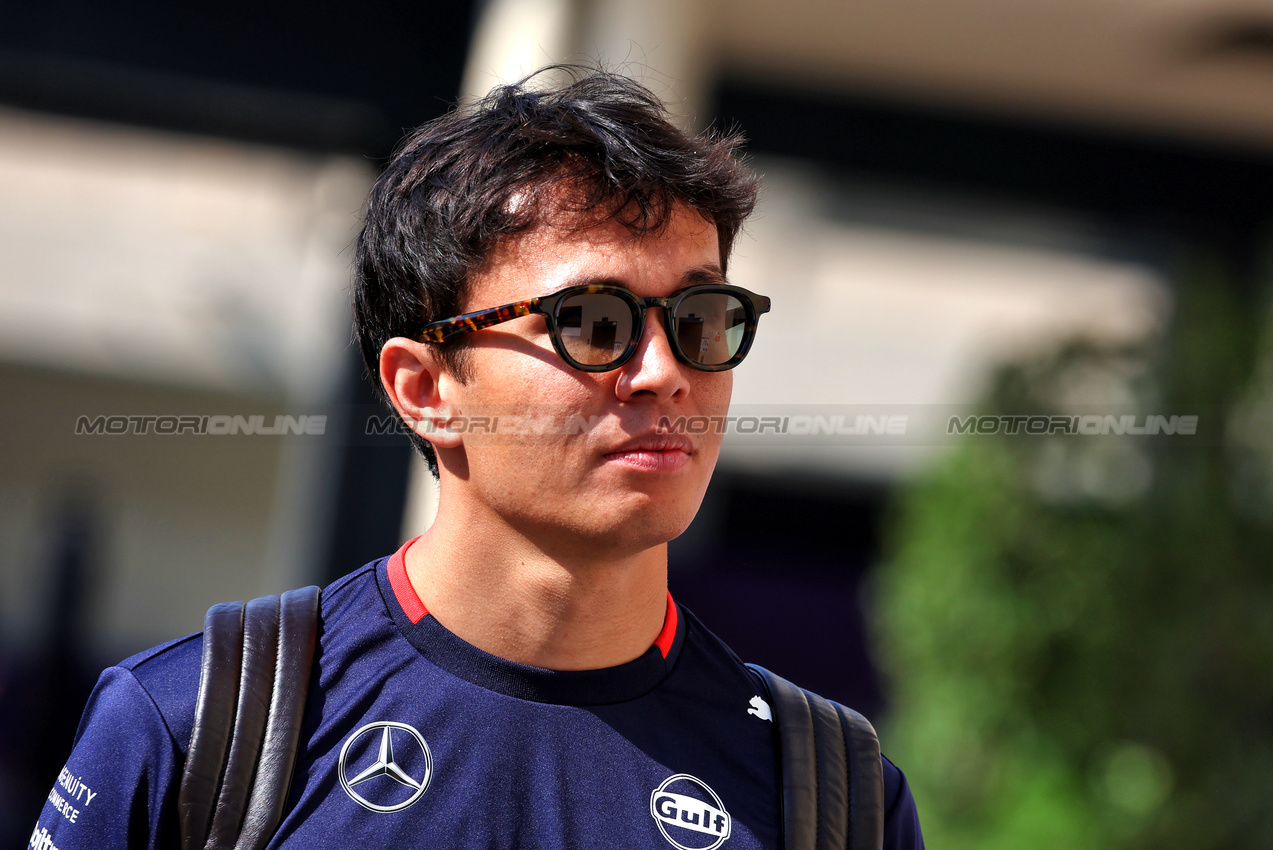 GP ABU DHABI, Alexander Albon (THA) Williams Racing.

05.12.2024. Formula 1 World Championship, Rd 24, Abu Dhabi Grand Prix, Yas Marina Circuit, Abu Dhabi, Preparation Day.

- www.xpbimages.com, EMail: requests@xpbimages.com © Copyright: Moy / XPB Images