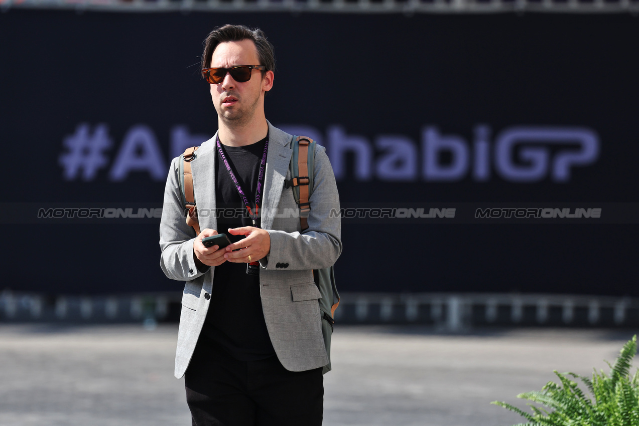 GP ABU DHABI, Alex Jacques (GBR) F1TV e Channel 4 Commentator.

05.12.2024. Formula 1 World Championship, Rd 24, Abu Dhabi Grand Prix, Yas Marina Circuit, Abu Dhabi, Preparation Day.

- www.xpbimages.com, EMail: requests@xpbimages.com © Copyright: Moy / XPB Images