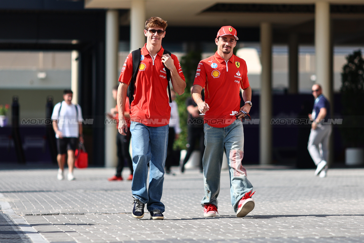 GP ABU DHABI, Arthur Leclerc (FRA) Ferrari Academy Driver with brother Charles Leclerc (MON) Ferrari
05.12.2024. Formula 1 World Championship, Rd 24, Abu Dhabi Grand Prix, Yas Marina Circuit, Abu Dhabi, Preparation Day.
- www.xpbimages.com, EMail: requests@xpbimages.com © Copyright: Charniaux / XPB Images
