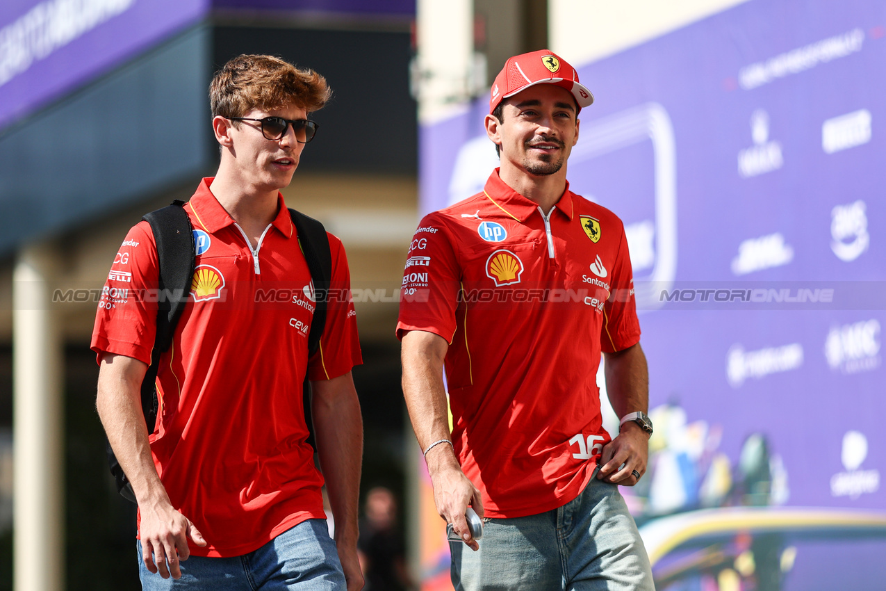 GP ABU DHABI, Arthur Leclerc (FRA) Ferrari Academy Driver with brother Charles Leclerc (MON) Ferrari
05.12.2024. Formula 1 World Championship, Rd 24, Abu Dhabi Grand Prix, Yas Marina Circuit, Abu Dhabi, Preparation Day.
- www.xpbimages.com, EMail: requests@xpbimages.com © Copyright: Charniaux / XPB Images
