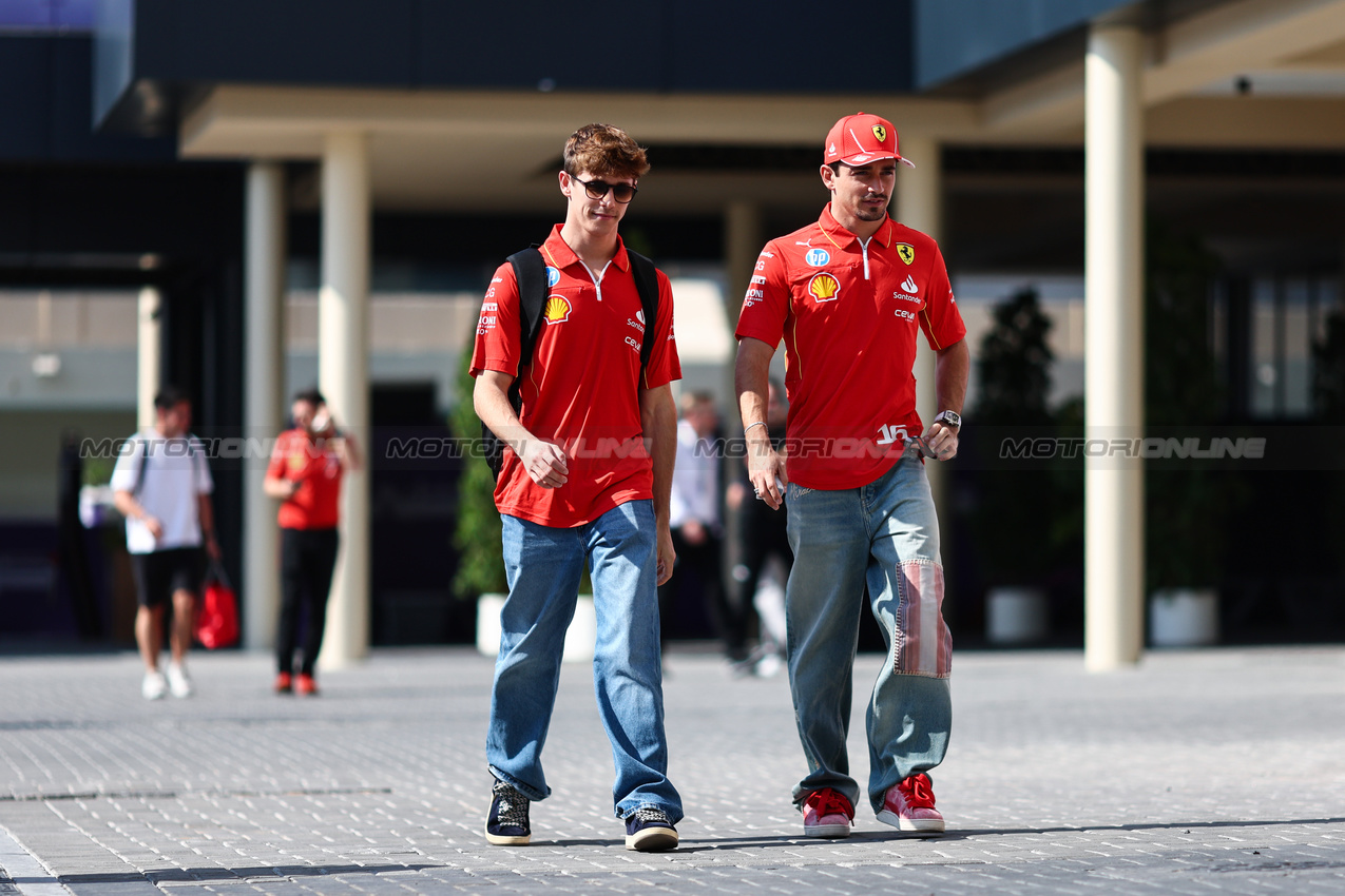 GP ABU DHABI, Arthur Leclerc (FRA) Ferrari Academy Driver with brother Charles Leclerc (MON) Ferrari
05.12.2024. Formula 1 World Championship, Rd 24, Abu Dhabi Grand Prix, Yas Marina Circuit, Abu Dhabi, Preparation Day.
- www.xpbimages.com, EMail: requests@xpbimages.com © Copyright: Charniaux / XPB Images
