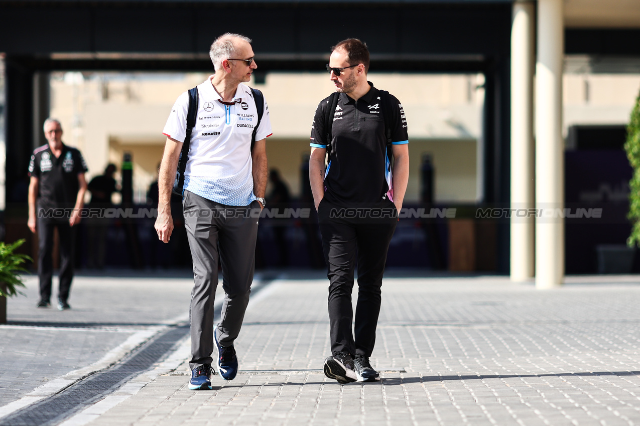 GP ABU DHABI, Oliver Oakes (GBR) Alpine F1 Team Team Principal
05.12.2024. Formula 1 World Championship, Rd 24, Abu Dhabi Grand Prix, Yas Marina Circuit, Abu Dhabi, Preparation Day.
- www.xpbimages.com, EMail: requests@xpbimages.com © Copyright: Charniaux / XPB Images
