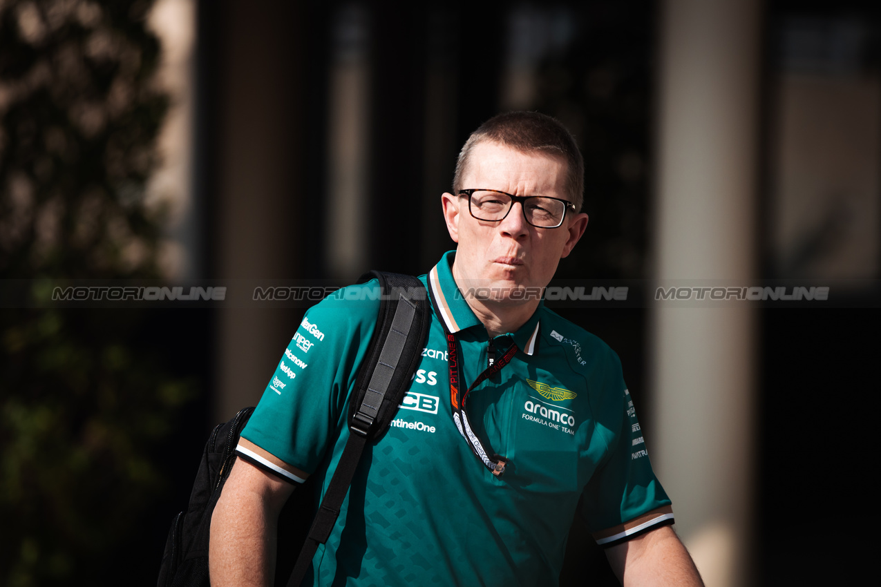 GP ABU DHABI, Andy Cowell (GBR) Aston Martin F1 Team Group Chief Executive Officer.

05.12.2024. Formula 1 World Championship, Rd 24, Abu Dhabi Grand Prix, Yas Marina Circuit, Abu Dhabi, Preparation Day.

- www.xpbimages.com, EMail: requests@xpbimages.com © Copyright: Bearne / XPB Images