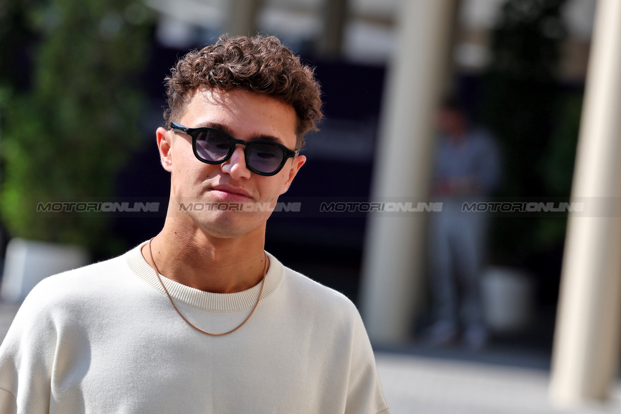 GP ABU DHABI, Lando Norris (GBR) McLaren.

05.12.2024. Formula 1 World Championship, Rd 24, Abu Dhabi Grand Prix, Yas Marina Circuit, Abu Dhabi, Preparation Day.

- www.xpbimages.com, EMail: requests@xpbimages.com © Copyright: Moy / XPB Images