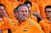 GP ABU DHABI, Zak Brown (USA) McLaren Executive Director at a team photograph.

05.12.2024. Formula 1 World Championship, Rd 24, Abu Dhabi Grand Prix, Yas Marina Circuit, Abu Dhabi, Preparation Day.

- www.xpbimages.com, EMail: requests@xpbimages.com © Copyright: Batchelor / XPB Images