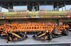 GP ABU DHABI, (L to R): Lando Norris (GBR) McLaren e Oscar Piastri (AUS) McLaren at a team photograph.

05.12.2024. Formula 1 World Championship, Rd 24, Abu Dhabi Grand Prix, Yas Marina Circuit, Abu Dhabi, Preparation Day.

- www.xpbimages.com, EMail: requests@xpbimages.com © Copyright: Bearne / XPB Images