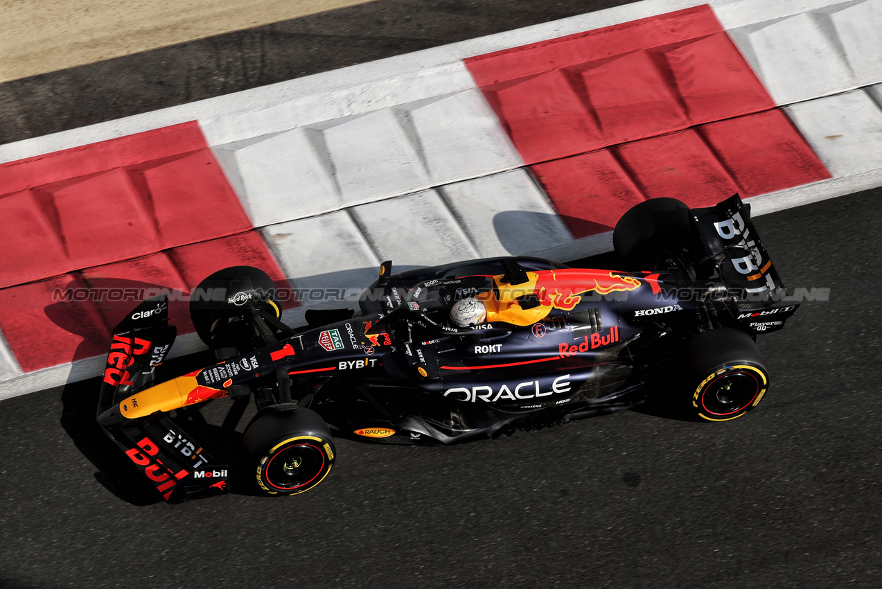 GP ABU DHABI, Max Verstappen (NLD) Red Bull Racing RB20.

07.12.2024. Formula 1 World Championship, Rd 24, Abu Dhabi Grand Prix, Yas Marina Circuit, Abu Dhabi, Qualifiche Day.

- www.xpbimages.com, EMail: requests@xpbimages.com © Copyright: Moy / XPB Images