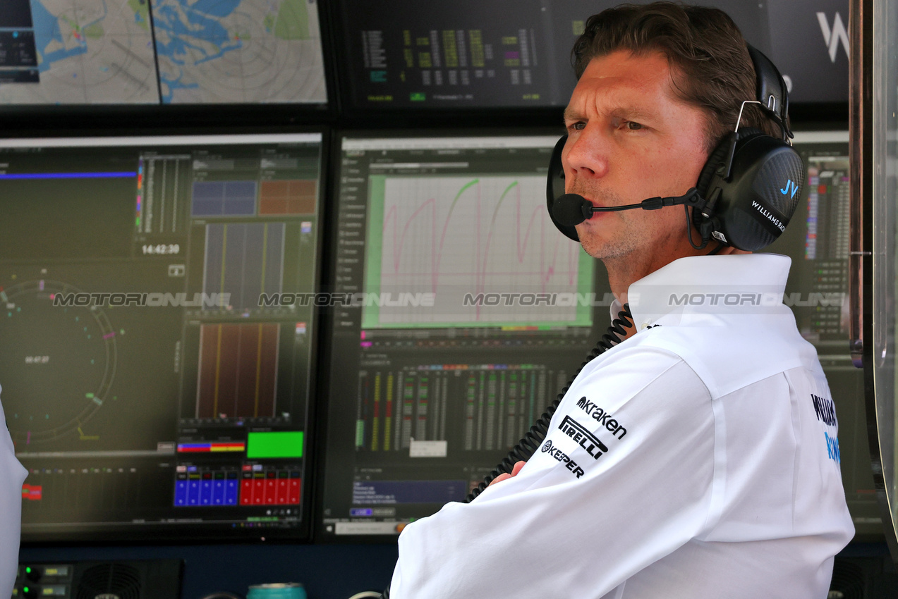 GP ABU DHABI, James Vowles (GBR) Williams Racing Team Principal.

07.12.2024. Formula 1 World Championship, Rd 24, Abu Dhabi Grand Prix, Yas Marina Circuit, Abu Dhabi, Qualifiche Day.

- www.xpbimages.com, EMail: requests@xpbimages.com © Copyright: Batchelor / XPB Images