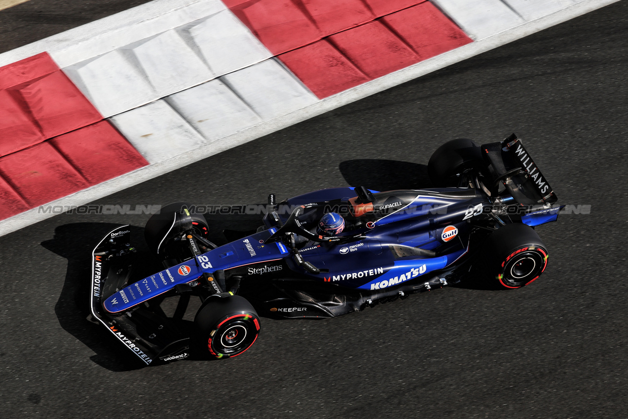 GP ABU DHABI, Alexander Albon (THA) Williams Racing FW46.

07.12.2024. Formula 1 World Championship, Rd 24, Abu Dhabi Grand Prix, Yas Marina Circuit, Abu Dhabi, Qualifiche Day.

- www.xpbimages.com, EMail: requests@xpbimages.com © Copyright: Moy / XPB Images