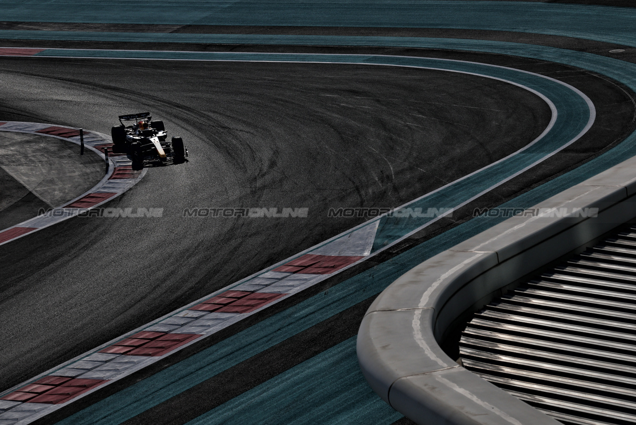 GP ABU DHABI, Max Verstappen (NLD) Red Bull Racing RB20.

07.12.2024. Formula 1 World Championship, Rd 24, Abu Dhabi Grand Prix, Yas Marina Circuit, Abu Dhabi, Qualifiche Day.

- www.xpbimages.com, EMail: requests@xpbimages.com © Copyright: Moy / XPB Images