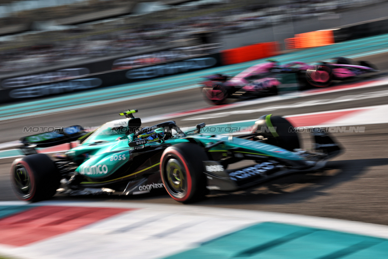 GP ABU DHABI, Fernando Alonso (ESP) Aston Martin F1 Team AMR24.

07.12.2024. Formula 1 World Championship, Rd 24, Abu Dhabi Grand Prix, Yas Marina Circuit, Abu Dhabi, Qualifiche Day.

- www.xpbimages.com, EMail: requests@xpbimages.com © Copyright: Batchelor / XPB Images