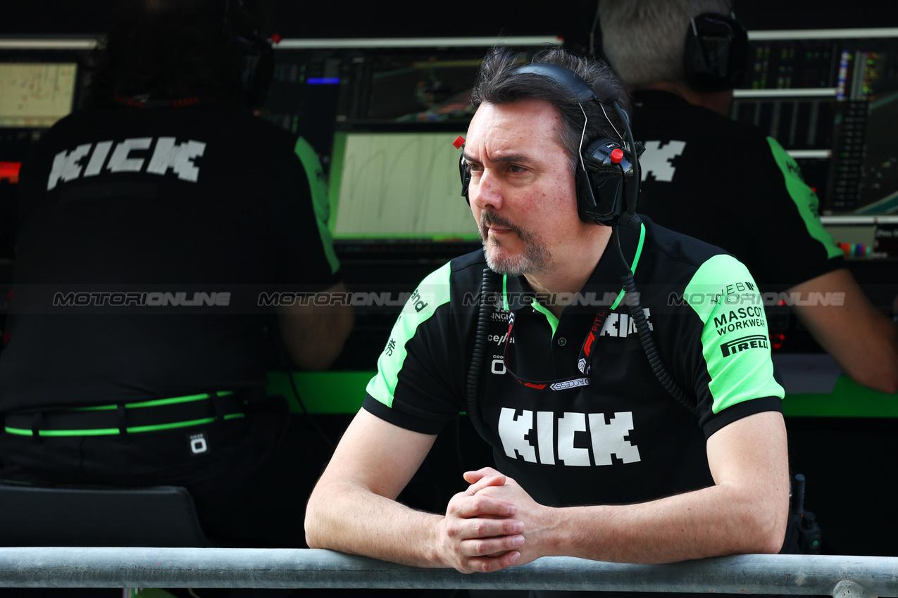 GP ABU DHABI, James Key (GBR) Sauber Technical Director.

07.12.2024. Formula 1 World Championship, Rd 24, Abu Dhabi Grand Prix, Yas Marina Circuit, Abu Dhabi, Qualifiche Day.

- www.xpbimages.com, EMail: requests@xpbimages.com © Copyright: Batchelor / XPB Images