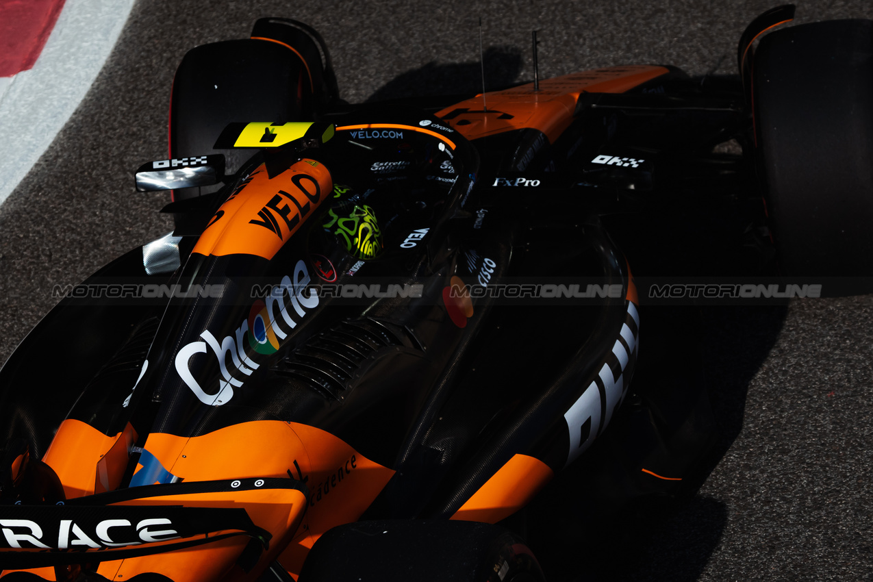 GP ABU DHABI, Lando Norris (GBR) McLaren MCL38.

07.12.2024. Formula 1 World Championship, Rd 24, Abu Dhabi Grand Prix, Yas Marina Circuit, Abu Dhabi, Qualifiche Day.

- www.xpbimages.com, EMail: requests@xpbimages.com © Copyright: Bearne / XPB Images