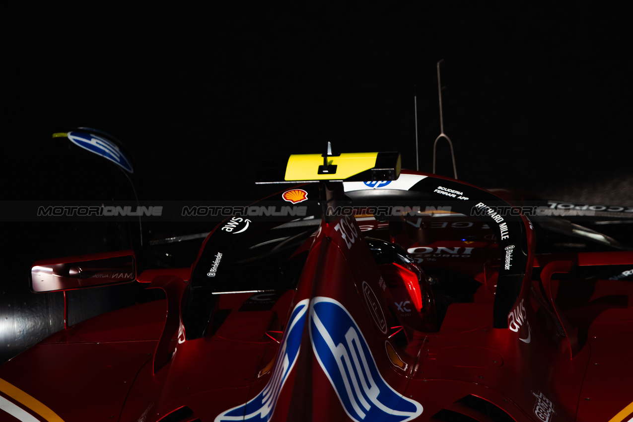 GP ABU DHABI, Carlos Sainz Jr (ESP) Ferrari SF-24.

07.12.2024. Formula 1 World Championship, Rd 24, Abu Dhabi Grand Prix, Yas Marina Circuit, Abu Dhabi, Qualifiche Day.

- www.xpbimages.com, EMail: requests@xpbimages.com © Copyright: Bearne / XPB Images