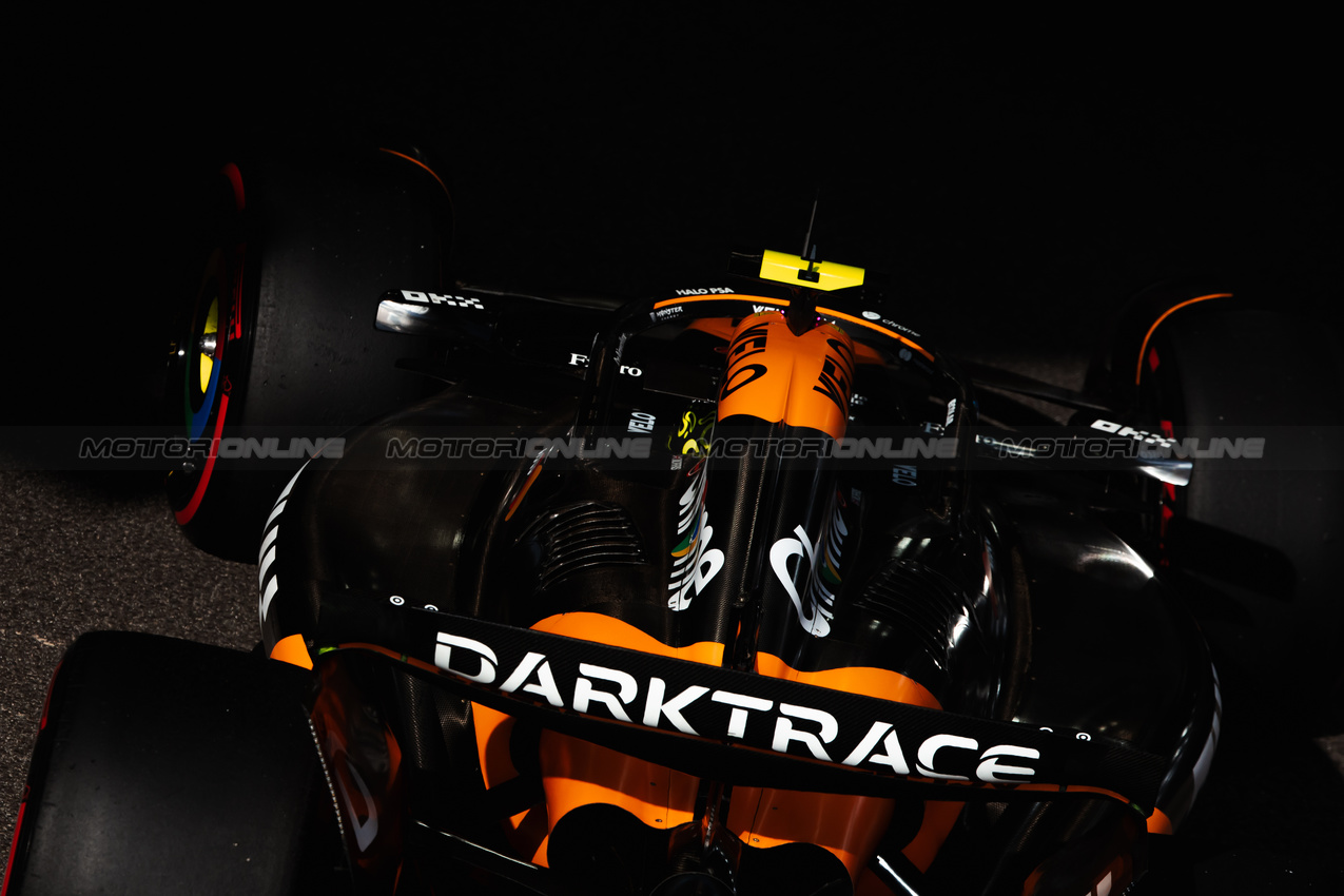 GP ABU DHABI, Lando Norris (GBR) McLaren MCL38.

07.12.2024. Formula 1 World Championship, Rd 24, Abu Dhabi Grand Prix, Yas Marina Circuit, Abu Dhabi, Qualifiche Day.

- www.xpbimages.com, EMail: requests@xpbimages.com © Copyright: Bearne / XPB Images