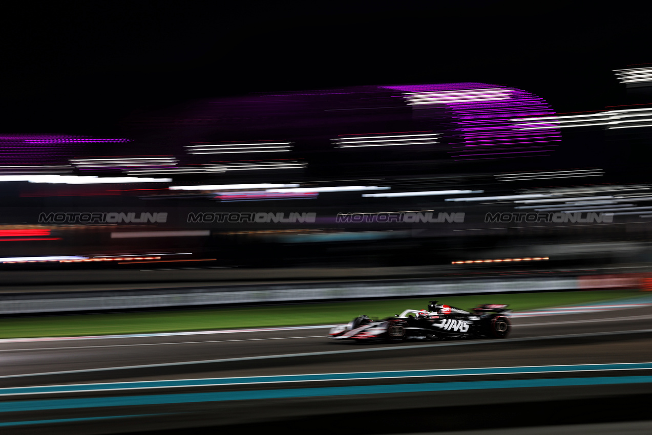 GP ABU DHABI, Kevin Magnussen (DEN) Haas VF-24.

07.12.2024. Formula 1 World Championship, Rd 24, Abu Dhabi Grand Prix, Yas Marina Circuit, Abu Dhabi, Qualifiche Day.

- www.xpbimages.com, EMail: requests@xpbimages.com © Copyright: Charniaux / XPB Images