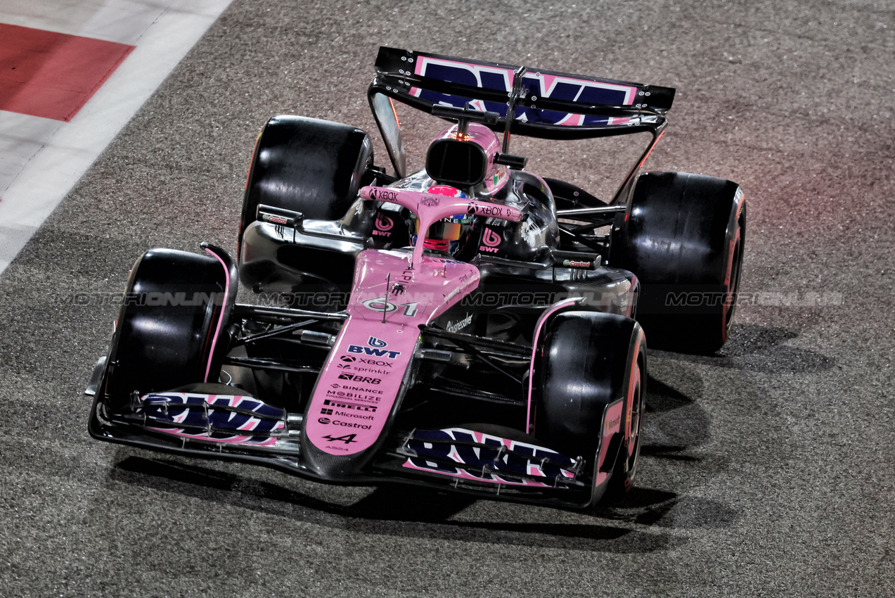 GP ABU DHABI, Jack Doohan (AUS) Alpine F1 Team A524 leaves the pits.

07.12.2024. Formula 1 World Championship, Rd 24, Abu Dhabi Grand Prix, Yas Marina Circuit, Abu Dhabi, Qualifiche Day.

- www.xpbimages.com, EMail: requests@xpbimages.com © Copyright: Bearne / XPB Images