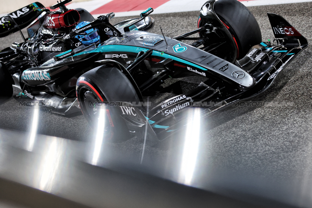GP ABU DHABI, George Russell (GBR) Mercedes AMG F1 W15.

07.12.2024. Formula 1 World Championship, Rd 24, Abu Dhabi Grand Prix, Yas Marina Circuit, Abu Dhabi, Qualifiche Day.

- www.xpbimages.com, EMail: requests@xpbimages.com © Copyright: Bearne / XPB Images