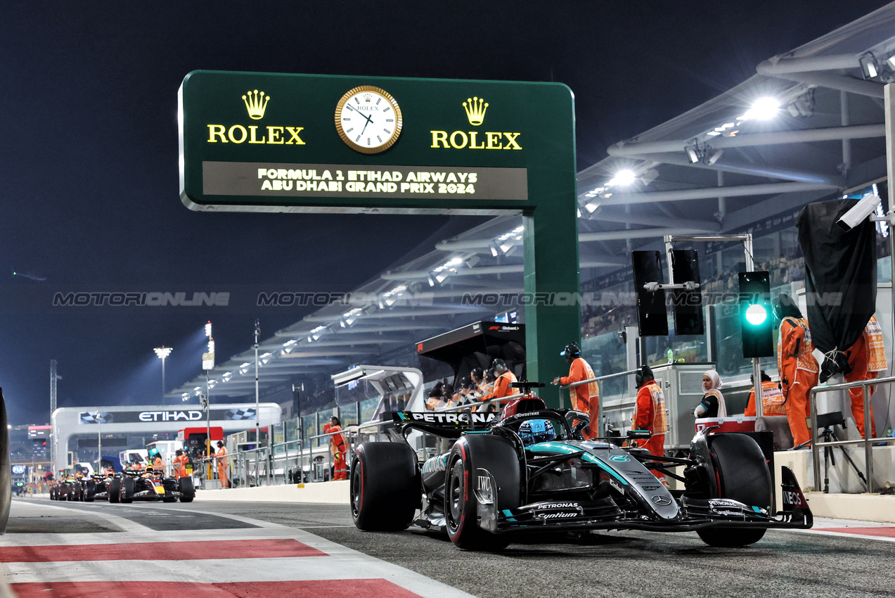 GP ABU DHABI, George Russell (GBR) Mercedes AMG F1 W15 leaves the pits.

07.12.2024. Formula 1 World Championship, Rd 24, Abu Dhabi Grand Prix, Yas Marina Circuit, Abu Dhabi, Qualifiche Day.

- www.xpbimages.com, EMail: requests@xpbimages.com © Copyright: Bearne / XPB Images