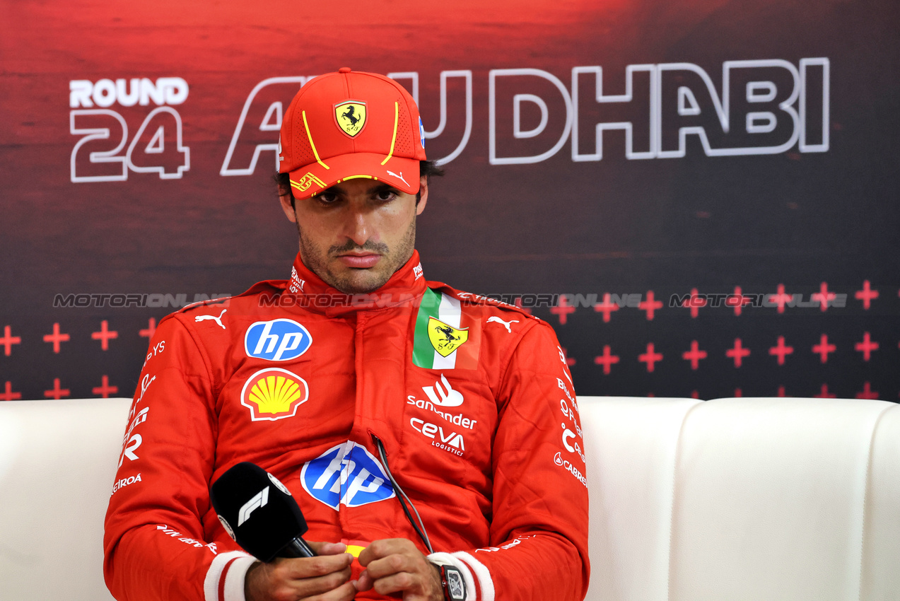 GP ABU DHABI, Carlos Sainz Jr (ESP) Ferrari in the post qualifying FIA Press Conference.

07.12.2024. Formula 1 World Championship, Rd 24, Abu Dhabi Grand Prix, Yas Marina Circuit, Abu Dhabi, Qualifiche Day.

- www.xpbimages.com, EMail: requests@xpbimages.com © Copyright: Bearne / XPB Images