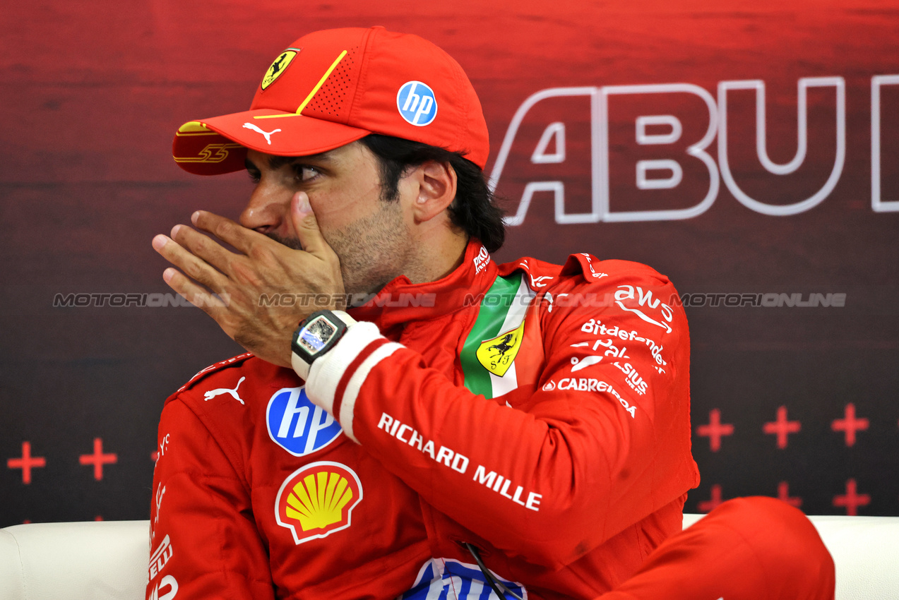 GP ABU DHABI, Carlos Sainz Jr (ESP) Ferrari in the post qualifying FIA Press Conference.

07.12.2024. Formula 1 World Championship, Rd 24, Abu Dhabi Grand Prix, Yas Marina Circuit, Abu Dhabi, Qualifiche Day.

- www.xpbimages.com, EMail: requests@xpbimages.com © Copyright: Bearne / XPB Images