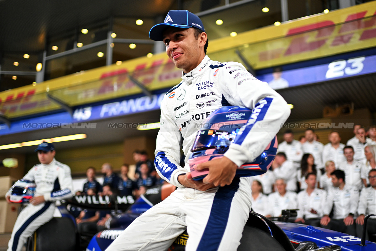 GP ABU DHABI, Alexander Albon (THA) Williams Racing at a team photograph.

07.12.2024. Formula 1 World Championship, Rd 24, Abu Dhabi Grand Prix, Yas Marina Circuit, Abu Dhabi, Qualifiche Day.

- www.xpbimages.com, EMail: requests@xpbimages.com © Copyright: Price / XPB Images