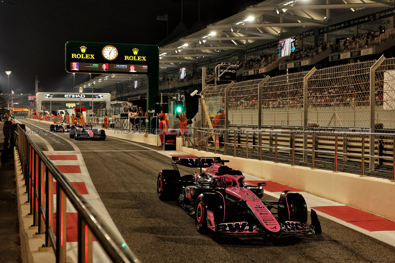 GP ABU DHABI, Esteban Ocon (FRA) Alpine F1 Team A524 leaves the pits.

07.12.2024. Formula 1 World Championship, Rd 24, Abu Dhabi Grand Prix, Yas Marina Circuit, Abu Dhabi, Qualifiche Day.

 - www.xpbimages.com, EMail: requests@xpbimages.com © Copyright: Coates / XPB Images