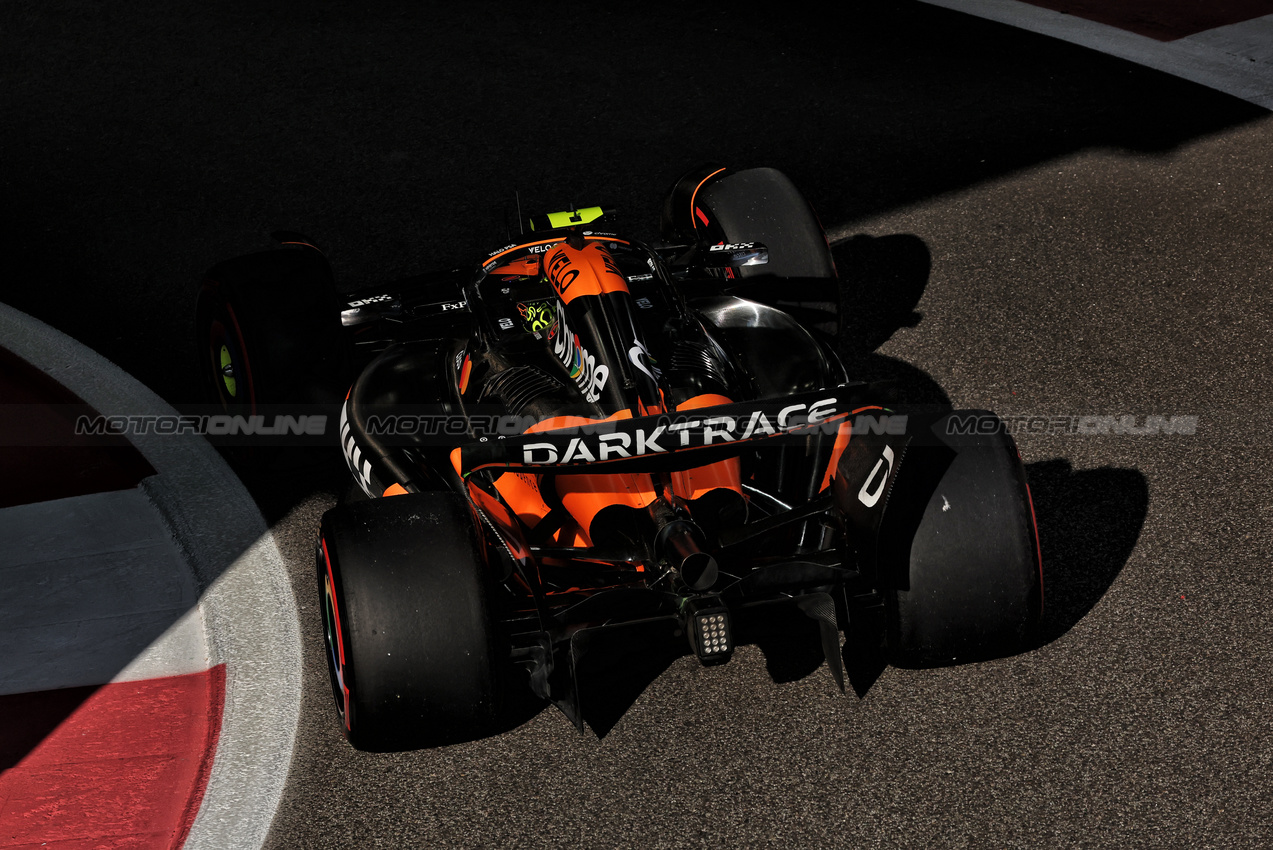 GP ABU DHABI, Lando Norris (GBR) McLaren MCL38.

07.12.2024. Formula 1 World Championship, Rd 24, Abu Dhabi Grand Prix, Yas Marina Circuit, Abu Dhabi, Qualifiche Day.

- www.xpbimages.com, EMail: requests@xpbimages.com © Copyright: Bearne / XPB Images