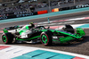 GP ABU DHABI, Zhou Guanyu (CHN) Sauber C44.

07.12.2024. Formula 1 World Championship, Rd 24, Abu Dhabi Grand Prix, Yas Marina Circuit, Abu Dhabi, Qualifiche Day.

- www.xpbimages.com, EMail: requests@xpbimages.com © Copyright: Batchelor / XPB Images