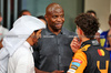 GP ABU DHABI, (L to R): Mohammed Bin Sulayem (UAE) FIA President with Terry Crews (USA) Actor e pole sitter Lando Norris (GBR) McLaren in qualifying parc ferme.

07.12.2024. Formula 1 World Championship, Rd 24, Abu Dhabi Grand Prix, Yas Marina Circuit, Abu Dhabi, Qualifiche Day.

- www.xpbimages.com, EMail: requests@xpbimages.com © Copyright: Batchelor / XPB Images