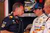 GP ABU DHABI, (L to R): Christian Horner (GBR) Red Bull Racing Team Principal with Max Verstappen (NLD) Red Bull Racing e Dr Helmut Marko (AUT) Red Bull Motorsport Consultant.

07.12.2024. Formula 1 World Championship, Rd 24, Abu Dhabi Grand Prix, Yas Marina Circuit, Abu Dhabi, Qualifiche Day.

- www.xpbimages.com, EMail: requests@xpbimages.com © Copyright: Batchelor / XPB Images