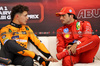 GP ABU DHABI, (L to R): Lando Norris (GBR) McLaren e Carlos Sainz Jr (ESP) Ferrari in the post qualifying FIA Press Conference.

07.12.2024. Formula 1 World Championship, Rd 24, Abu Dhabi Grand Prix, Yas Marina Circuit, Abu Dhabi, Qualifiche Day.

- www.xpbimages.com, EMail: requests@xpbimages.com © Copyright: Bearne / XPB Images