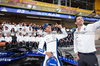 GP ABU DHABI, (L to R): Alexander Albon (THA) Williams Racing e James Vowles (GBR) Williams Racing Team Principal at a team photograph.

07.12.2024. Formula 1 World Championship, Rd 24, Abu Dhabi Grand Prix, Yas Marina Circuit, Abu Dhabi, Qualifiche Day.

- www.xpbimages.com, EMail: requests@xpbimages.com © Copyright: Bearne / XPB Images