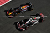 GP ABU DHABI, Nico Hulkenberg (GER) Haas VF-24 e Max Verstappen (NLD) Red Bull Racing RB20.

07.12.2024. Formula 1 World Championship, Rd 24, Abu Dhabi Grand Prix, Yas Marina Circuit, Abu Dhabi, Qualifiche Day.

- www.xpbimages.com, EMail: requests@xpbimages.com © Copyright: Moy / XPB Images