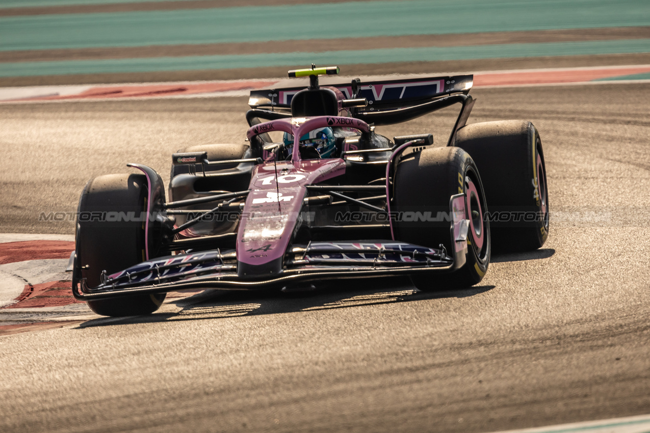 GP ABU DHABI, Pierre Gasly (FRA) Alpine F1 Team A524.

06.12.2024. Formula 1 World Championship, Rd 24, Abu Dhabi Grand Prix, Yas Marina Circuit, Abu Dhabi, Practice Day.

- www.xpbimages.com, EMail: requests@xpbimages.com © Copyright: Bearne / XPB Images