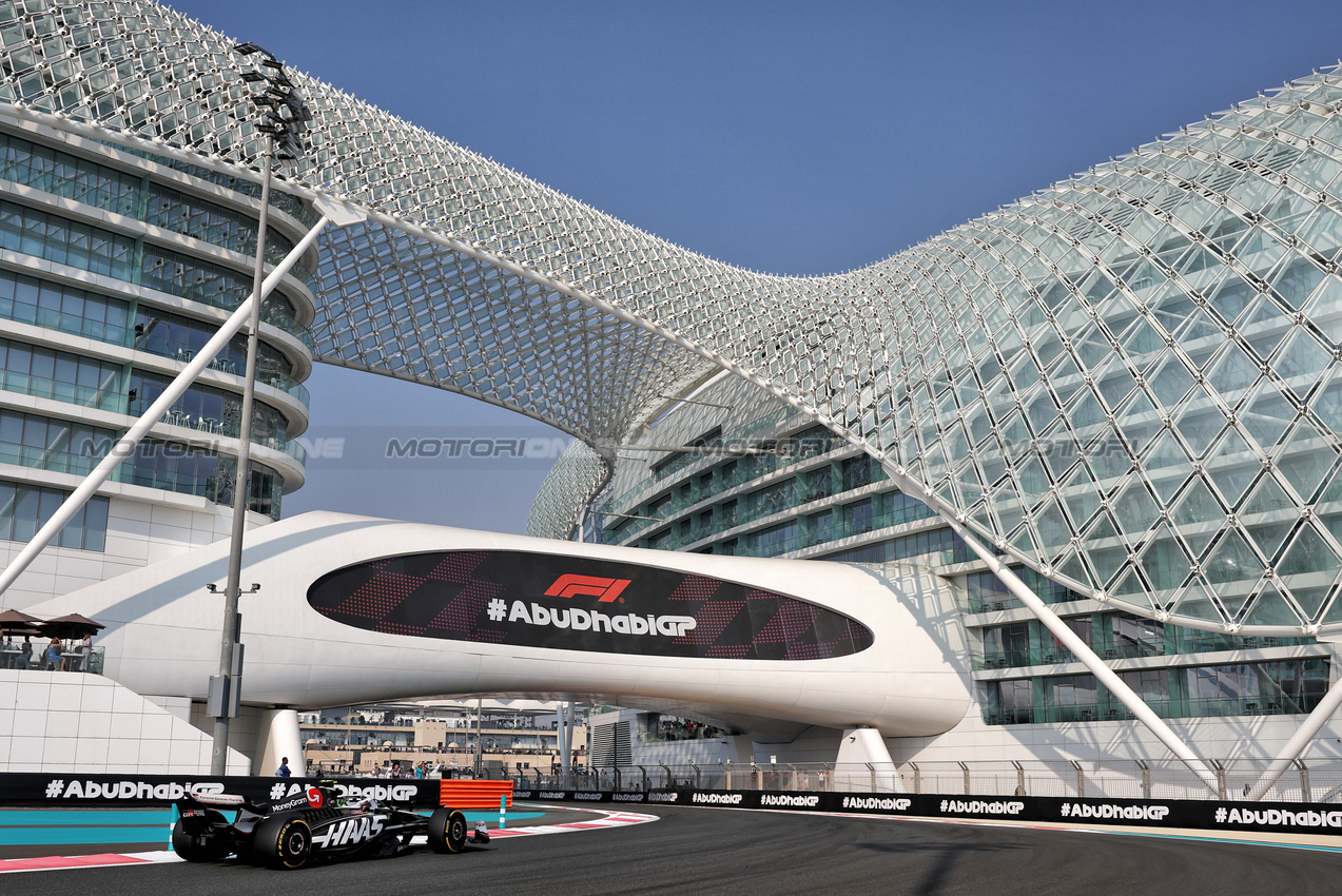 GP ABU DHABI, Nico Hulkenberg (GER) Haas VF-24.

06.12.2024. Formula 1 World Championship, Rd 24, Abu Dhabi Grand Prix, Yas Marina Circuit, Abu Dhabi, Practice Day.

- www.xpbimages.com, EMail: requests@xpbimages.com © Copyright: Moy / XPB Images