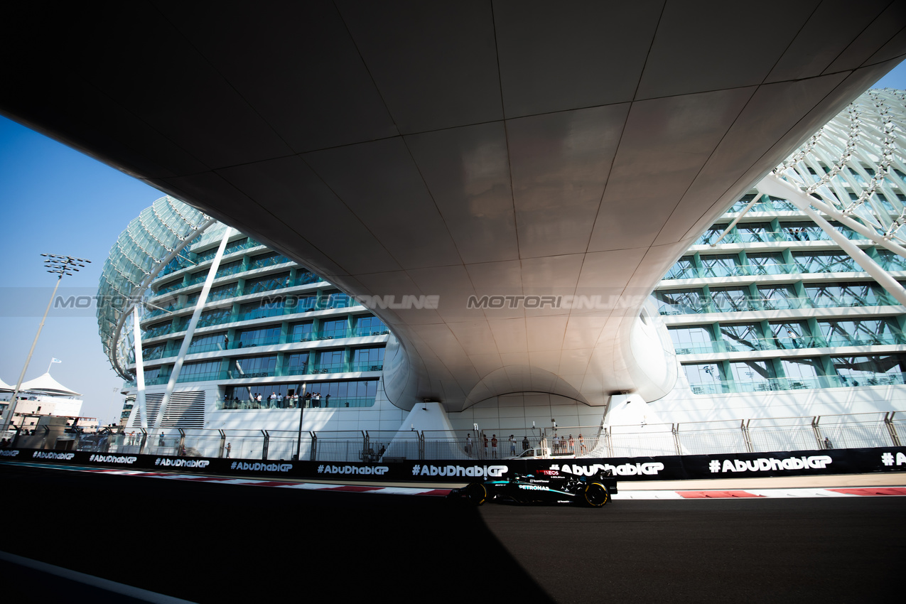 GP ABU DHABI, George Russell (GBR) Mercedes AMG F1 W15.

06.12.2024. Formula 1 World Championship, Rd 24, Abu Dhabi Grand Prix, Yas Marina Circuit, Abu Dhabi, Practice Day.

- www.xpbimages.com, EMail: requests@xpbimages.com © Copyright: Bearne / XPB Images