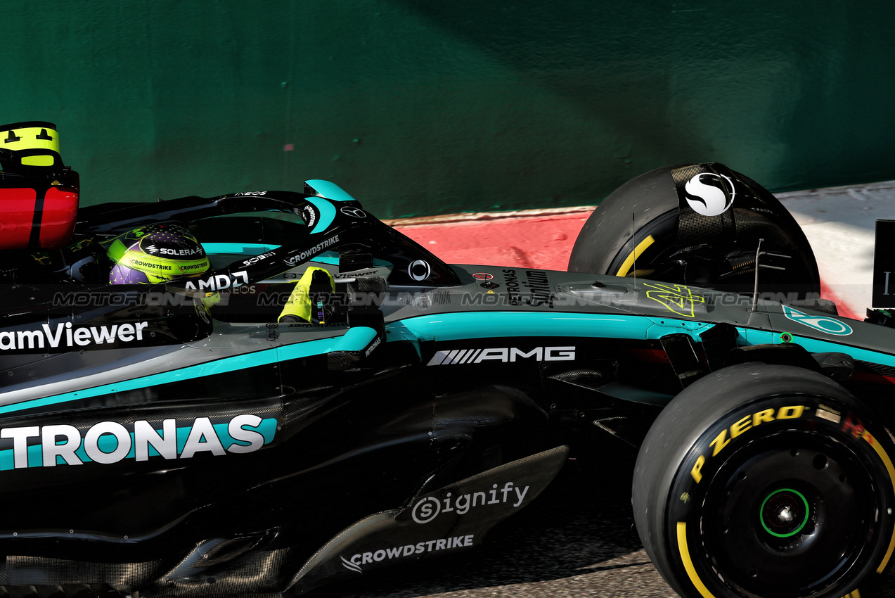 GP ABU DHABI, Lewis Hamilton (GBR) Mercedes AMG F1 W15.

06.12.2024. Formula 1 World Championship, Rd 24, Abu Dhabi Grand Prix, Yas Marina Circuit, Abu Dhabi, Practice Day.

 - www.xpbimages.com, EMail: requests@xpbimages.com © Copyright: Coates / XPB Images
