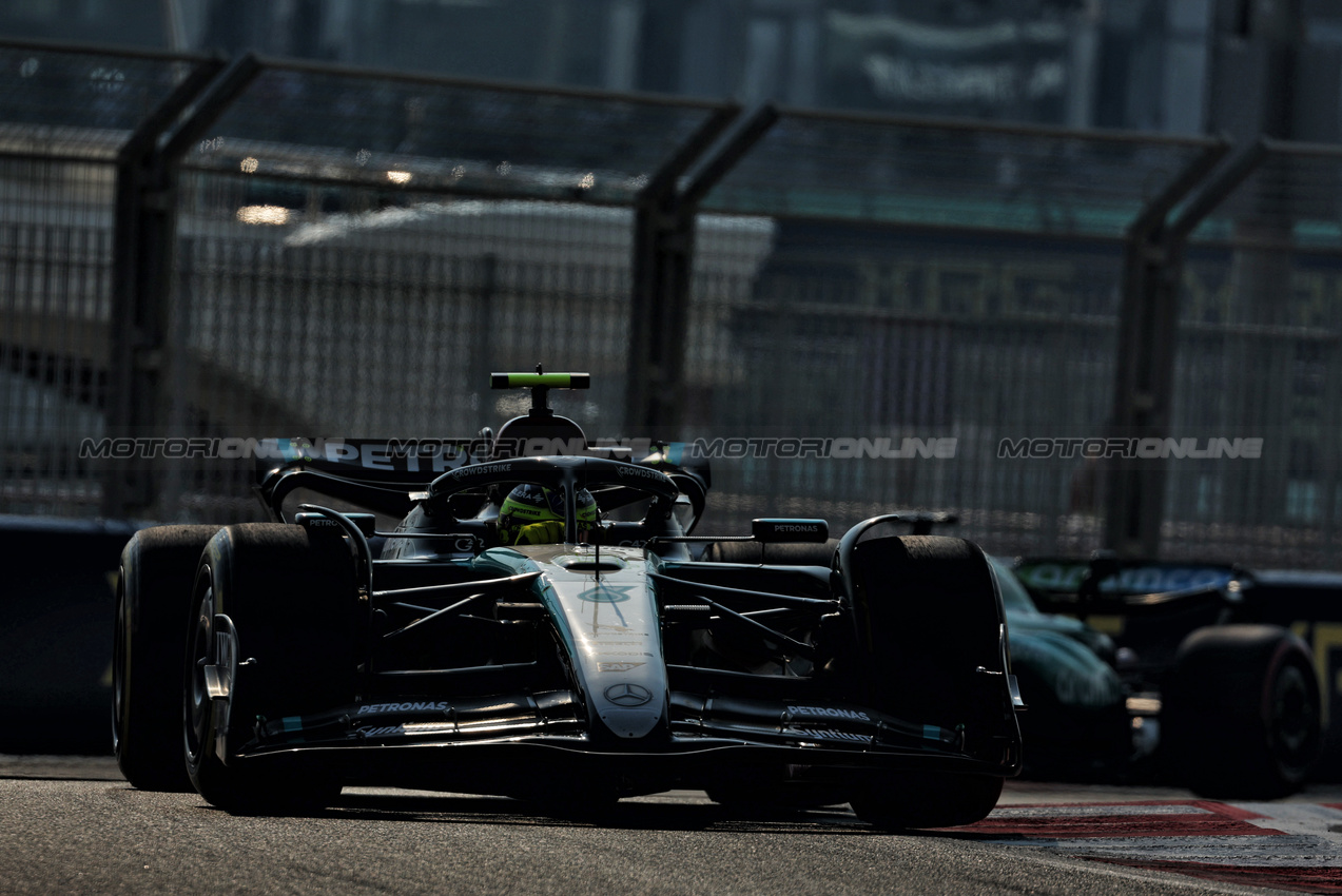 GP ABU DHABI, Lewis Hamilton (GBR) Mercedes AMG F1 W15.

06.12.2024. Formula 1 World Championship, Rd 24, Abu Dhabi Grand Prix, Yas Marina Circuit, Abu Dhabi, Practice Day.

 - www.xpbimages.com, EMail: requests@xpbimages.com © Copyright: Coates / XPB Images
