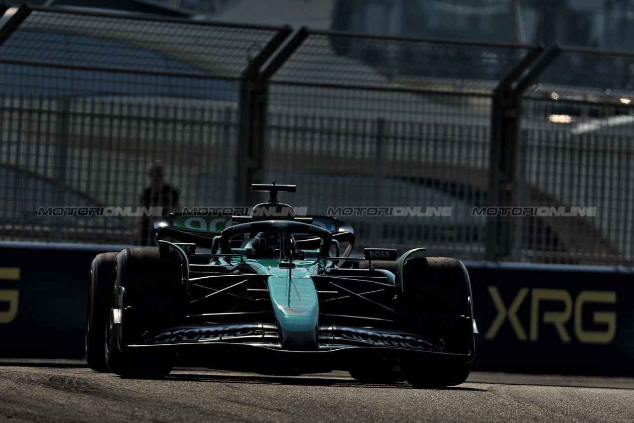 GP ABU DHABI, Felipe Drugovich (BRA) Aston Martin F1 Team AMR24, Reserve e Development Programme Driver.

06.12.2024. Formula 1 World Championship, Rd 24, Abu Dhabi Grand Prix, Yas Marina Circuit, Abu Dhabi, Practice Day.

 - www.xpbimages.com, EMail: requests@xpbimages.com © Copyright: Coates / XPB Images