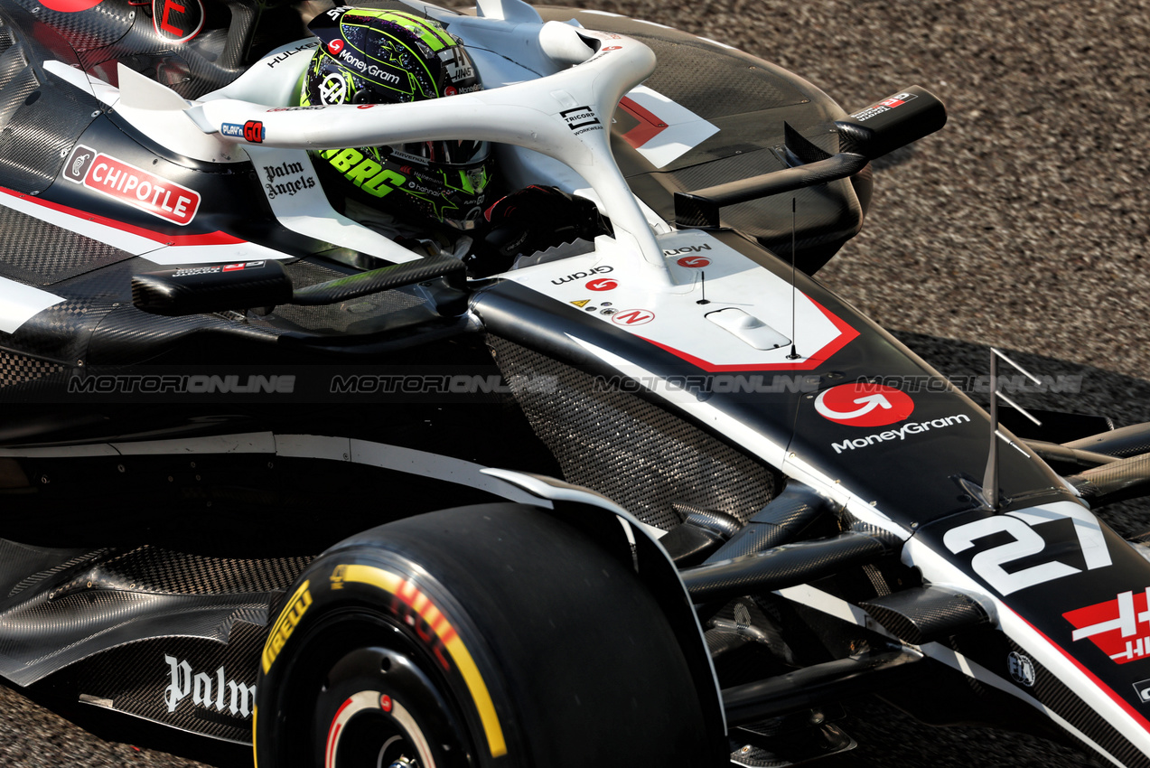 GP ABU DHABI, Nico Hulkenberg (GER) Haas VF-24.

06.12.2024. Formula 1 World Championship, Rd 24, Abu Dhabi Grand Prix, Yas Marina Circuit, Abu Dhabi, Practice Day.

 - www.xpbimages.com, EMail: requests@xpbimages.com © Copyright: Coates / XPB Images