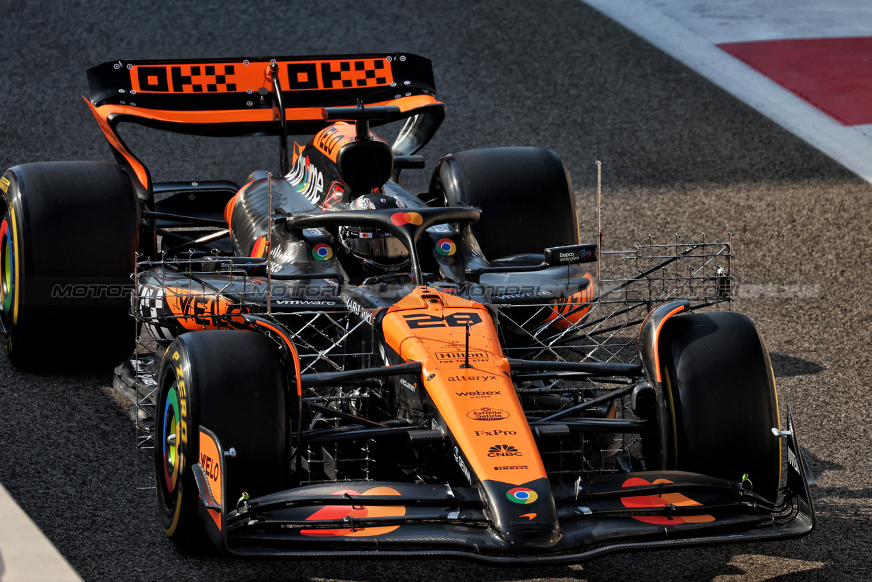 GP ABU DHABI, Ryo Hirakawa (JPN) McLaren MCL38 Reserve Driver with sensor equipment.

06.12.2024. Formula 1 World Championship, Rd 24, Abu Dhabi Grand Prix, Yas Marina Circuit, Abu Dhabi, Practice Day.

 - www.xpbimages.com, EMail: requests@xpbimages.com © Copyright: Coates / XPB Images