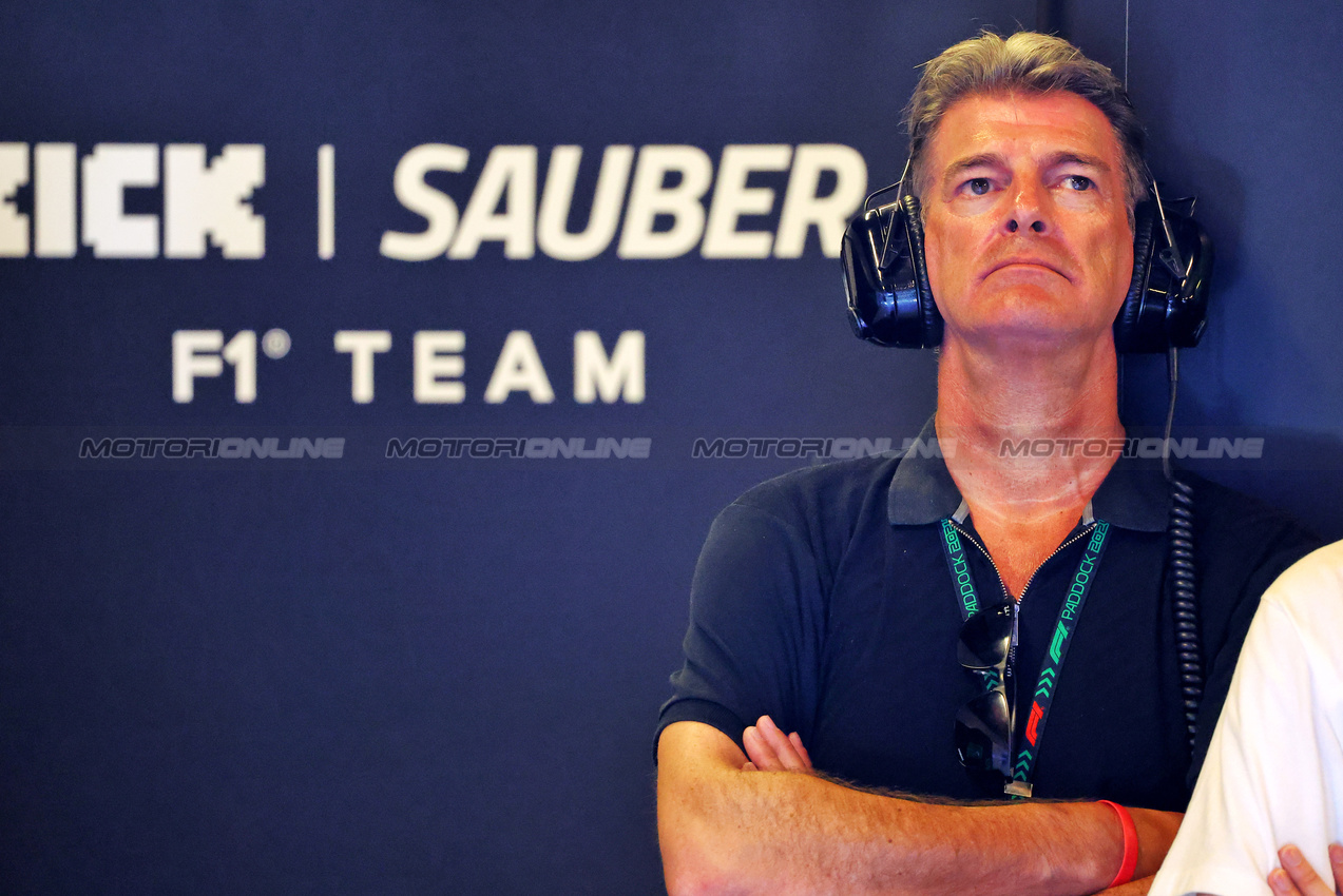 GP ABU DHABI, Graeme Lowdon (GBR).

06.12.2024. Formula 1 World Championship, Rd 24, Abu Dhabi Grand Prix, Yas Marina Circuit, Abu Dhabi, Practice Day.

- www.xpbimages.com, EMail: requests@xpbimages.com © Copyright: Batchelor / XPB Images