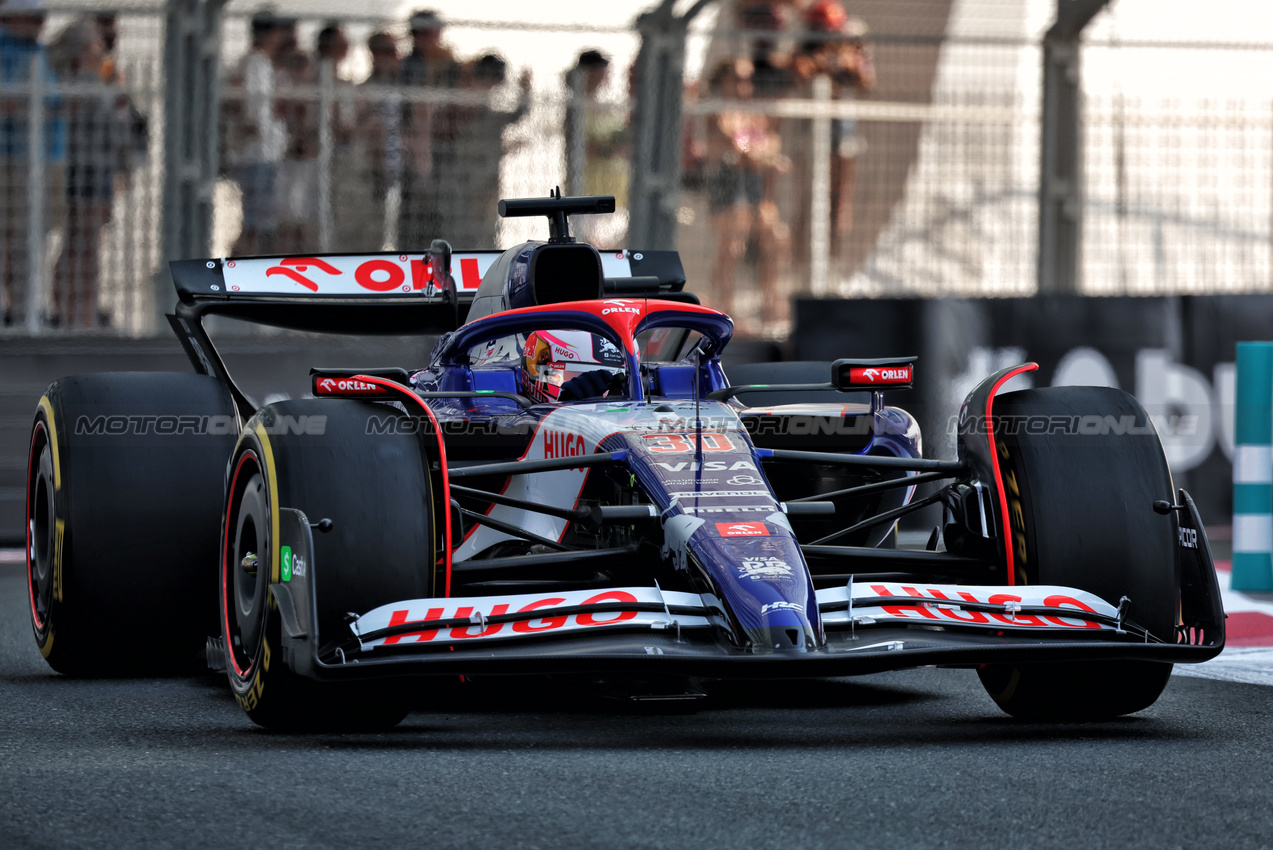 GP ABU DHABI, Liam Lawson (NZL) RB VCARB 01.

06.12.2024. Formula 1 World Championship, Rd 24, Abu Dhabi Grand Prix, Yas Marina Circuit, Abu Dhabi, Practice Day.

- www.xpbimages.com, EMail: requests@xpbimages.com © Copyright: Moy / XPB Images
