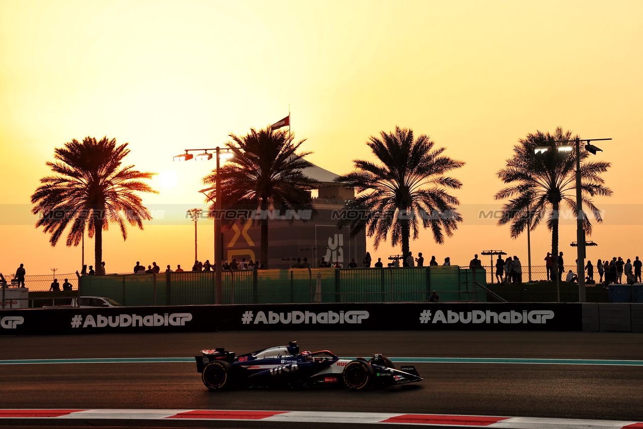 GP ABU DHABI, Liam Lawson (NZL) RB VCARB 01.

06.12.2024. Formula 1 World Championship, Rd 24, Abu Dhabi Grand Prix, Yas Marina Circuit, Abu Dhabi, Practice Day.

- www.xpbimages.com, EMail: requests@xpbimages.com © Copyright: Charniaux / XPB Images
