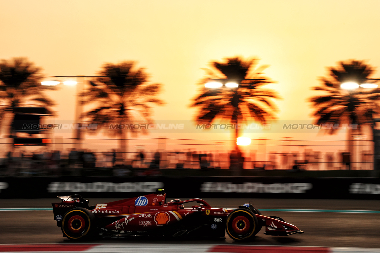 GP ABU DHABI, Carlos Sainz Jr (ESP) Ferrari SF-24.

06.12.2024. Formula 1 World Championship, Rd 24, Abu Dhabi Grand Prix, Yas Marina Circuit, Abu Dhabi, Practice Day.

- www.xpbimages.com, EMail: requests@xpbimages.com © Copyright: Charniaux / XPB Images